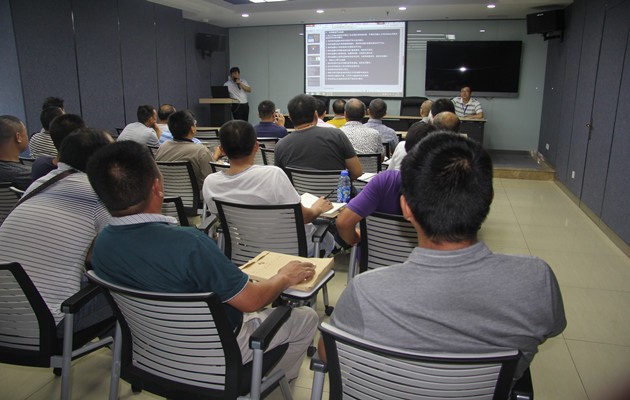 宏业建设管理顺利召开监理管理培训会